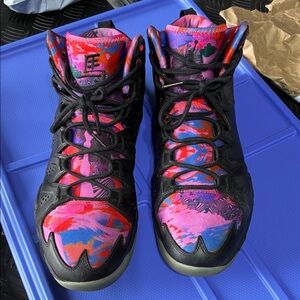 Jordan Men's Melo basketball sneakers size 12